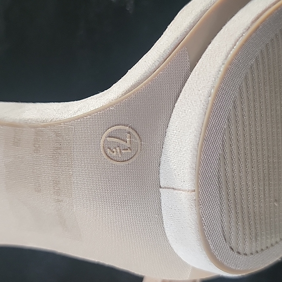 Dress Heels - Picture 7 of 7